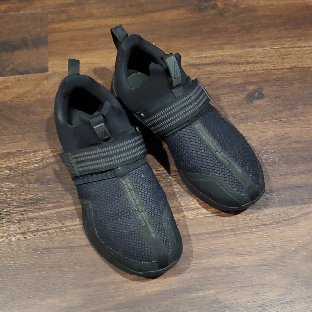 Men's Black Athletic Shoes